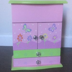 Jewelry box